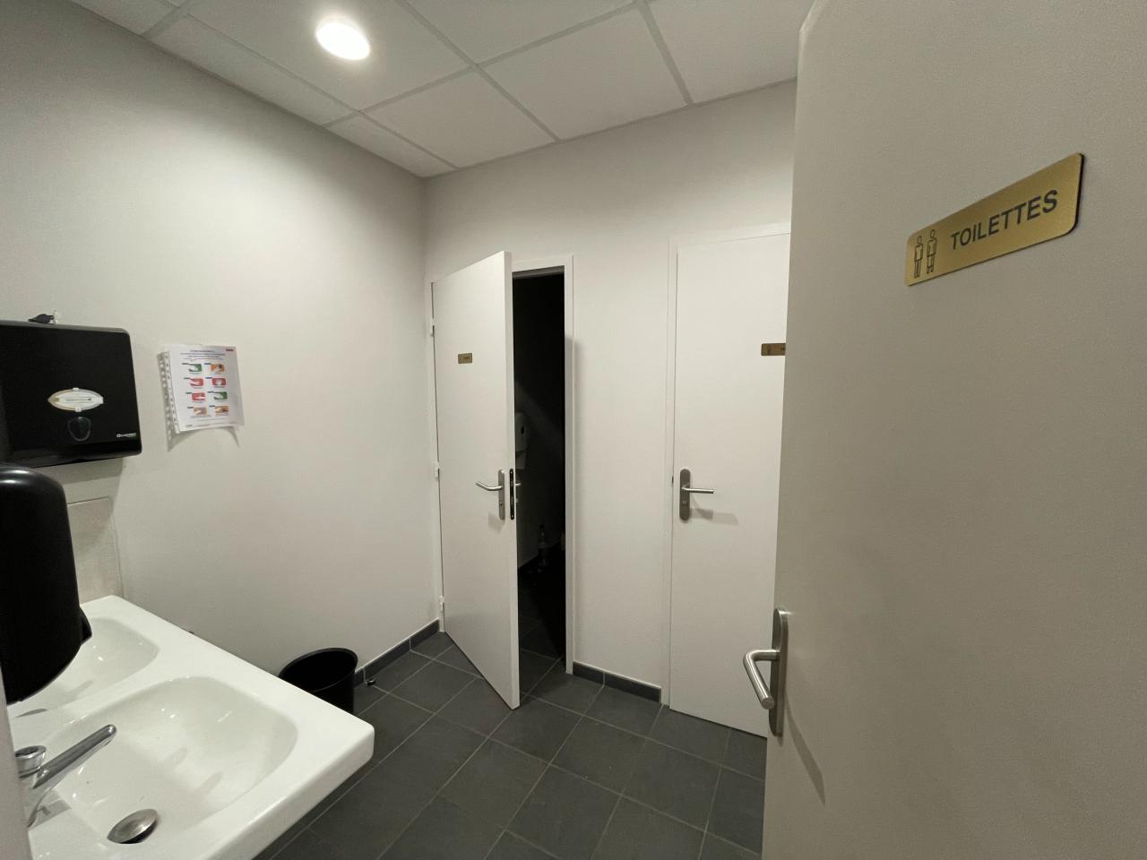 Bureau Genas 462m² Location bureau Genas Rhône OLBUR2110513 10
